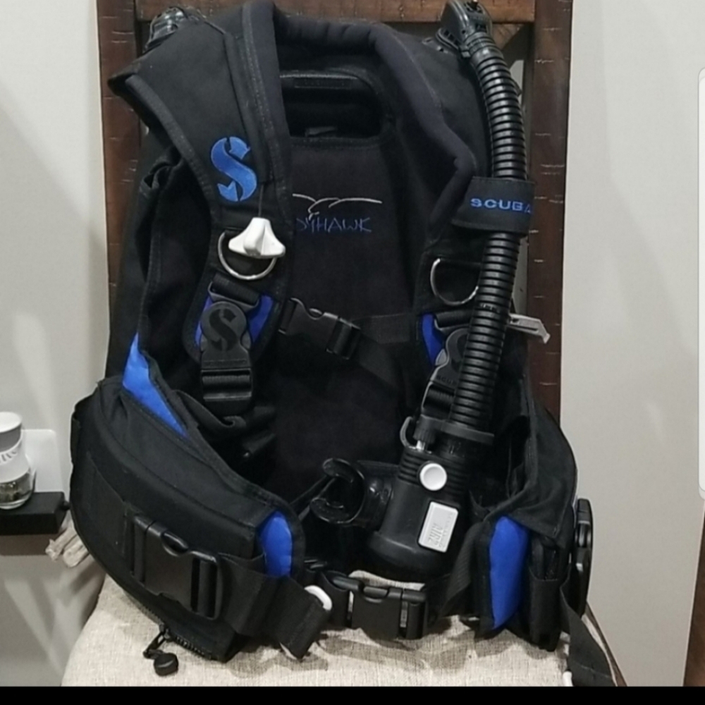 SOLD! Scubapro Ladyhawk BCD w/ Air2